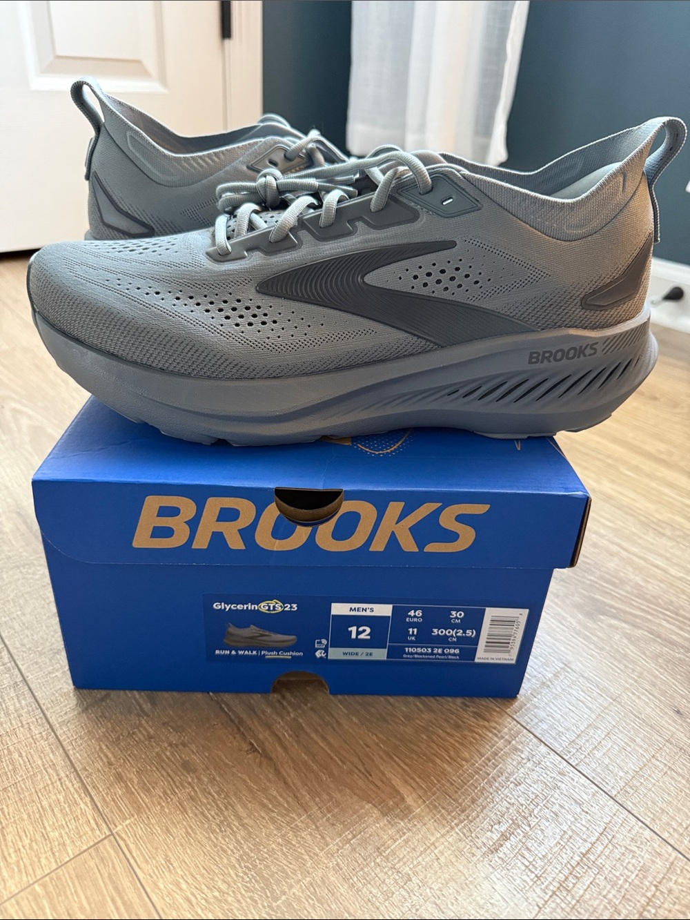 ** BRAND NEW ** Brooks Men's Glycerin GTS 23 Athletic Shoes in Gray
